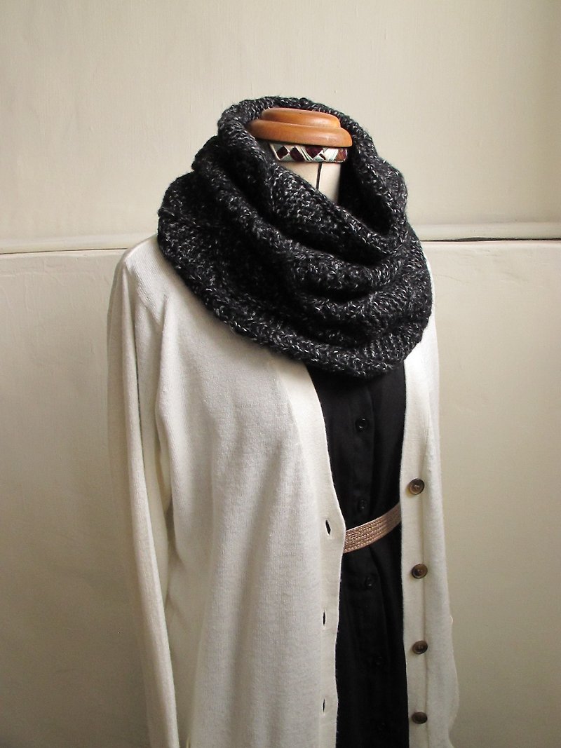 Couple collar combination (black and white color + beige) - Knit Scarves & Wraps - Polyester Black
