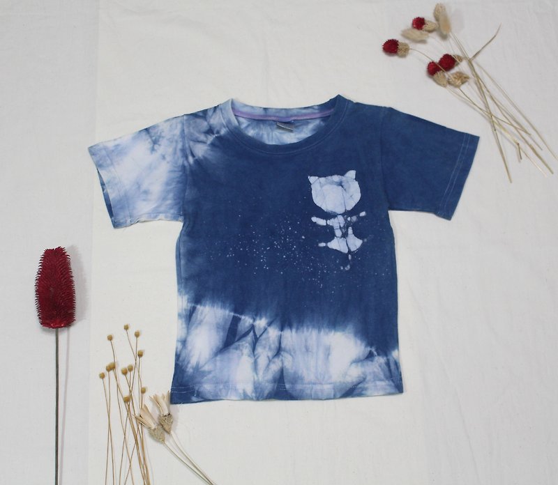 快適な手染めisvara青色染料バティック毎日シリーズスティッキー猫猫（ベビー子供）の綿のTシャツ - その他 - コットン・麻 ブルー
