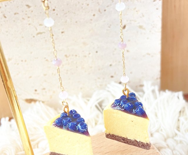 ケーキのピアス