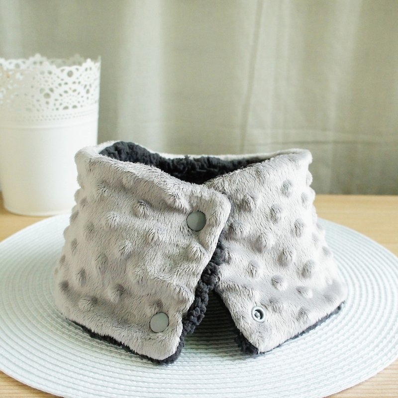Lovely [Korean cloth] double-sided bean bean cashmere children's fur collar, collar, short scarf, gray and black - Knit Scarves & Wraps - Other Man-Made Fibers Gray