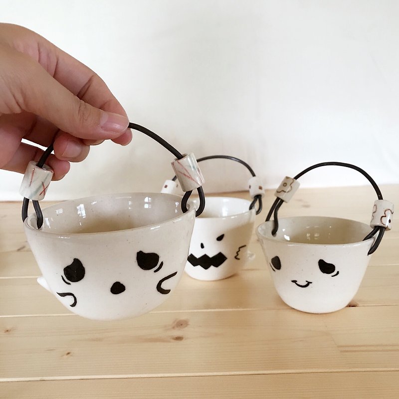 Hand-made Halloween little ghost basket - Pottery & Ceramics - Porcelain 