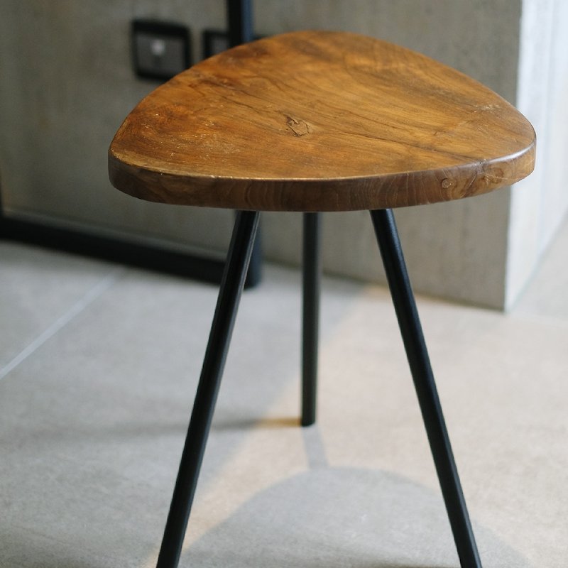 Gandong triangular stool  - Chairs & Sofas - Wood 
