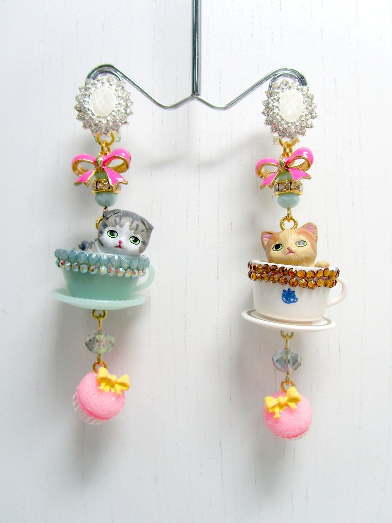TIMBEE LO French lady cat earrings teacup teatime SWAROVSKI crystal protein crystal shiny gorgeous little romantic dessert aristocracy - Earrings & Clip-ons - Paper Pink