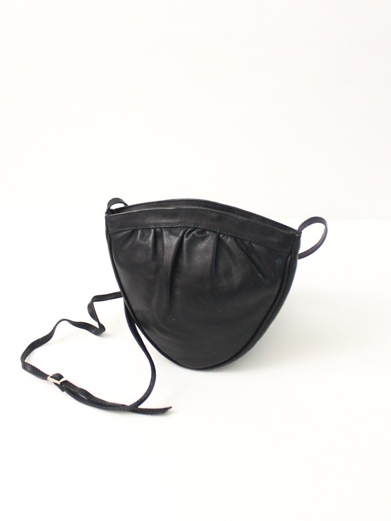 復古真皮黑色水餃形側背斜背黑色歐洲古董包 European Vintage Bag - 側背包/斜孭袋 - 真皮 黑色