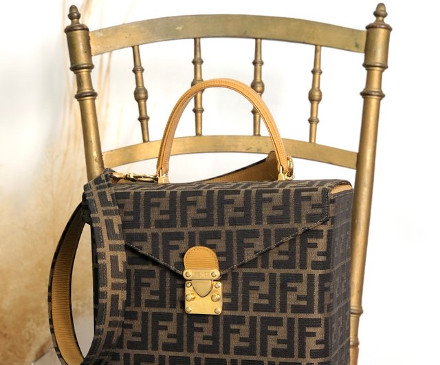 FENDI フェンディ ズッカ柄　ハンドバッグ　バニティバッグ ズッカ柄！「FENDI /フェンディ」よりズッカ柄バニティバッグ が