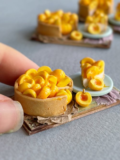 DOLLFOODS Miniature Apricot pie, Miniature dollhouse, Realistic food in 1:12 scale