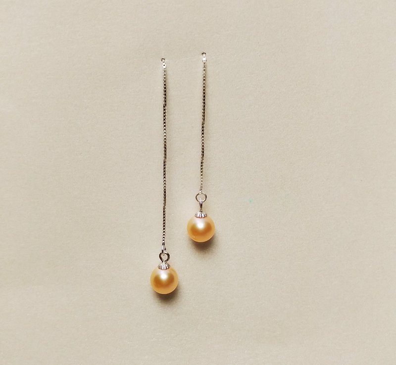 Shiny long chain pearl earrings - ต่างหู - เครื่องเพชรพลอย สึชมพู