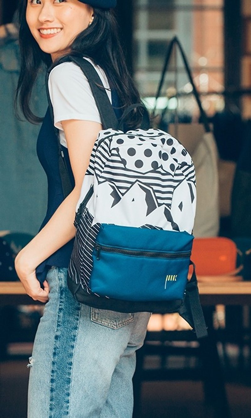 2 colors personalized gift simple waterproof original design bag backpack Mountain/Camo - กระเป๋าเป้สะพายหลัง - วัสดุอื่นๆ หลากหลายสี