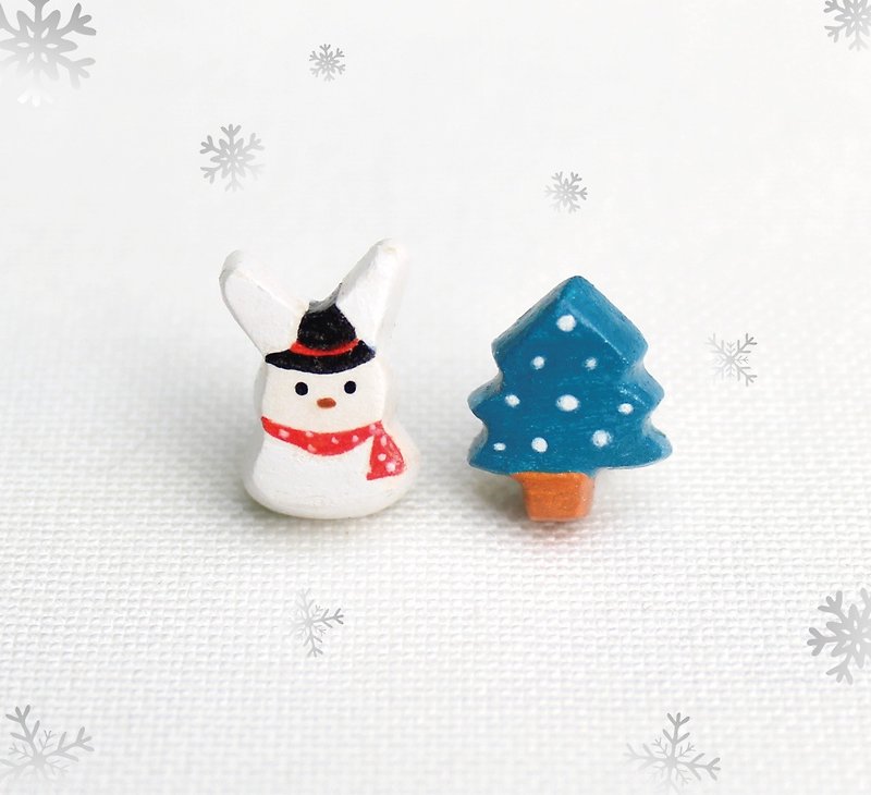 Handmade snowman + tree earrings / A pair - ต่างหู - ดินเหนียว ขาว