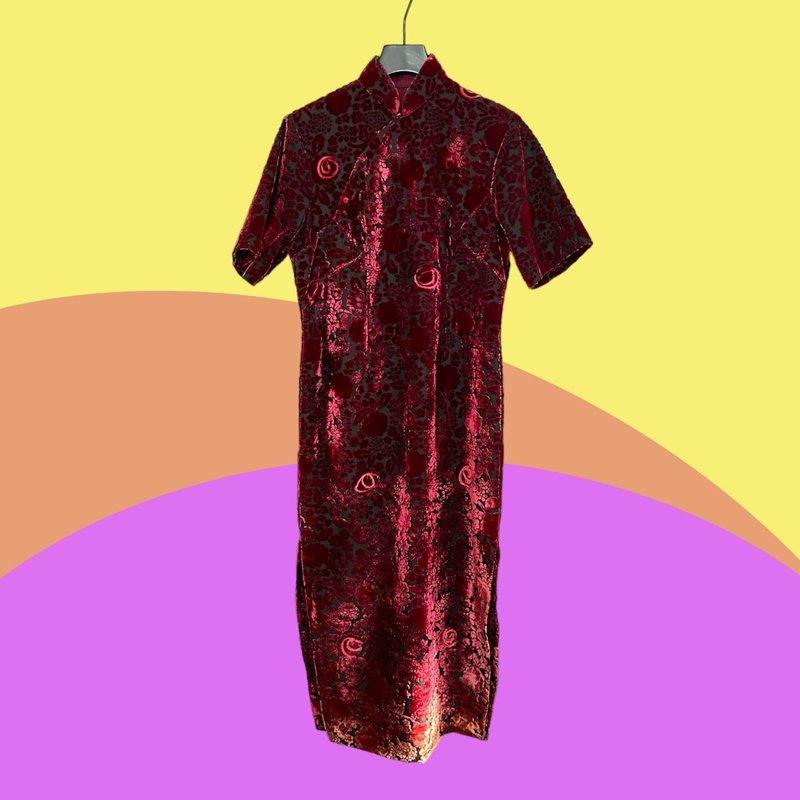 Vintage Red & Black Flock Floral Semi-Sheer Sleeve Double Slit Custom-Made Short Sleeve Qipao CA312 - ชุดเดรส - เส้นใยสังเคราะห์ สีแดง