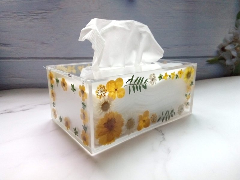 Customer reserved :  Hui Ching Hung, Tissue box with pressed flowers - Tissue Boxes - Acrylic Yellow