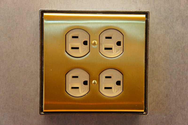 Edison-industry 復古 工業風 黃銅 LOFT 黃銅工業插座 - 燈具/燈飾 - 其他金屬 卡其色