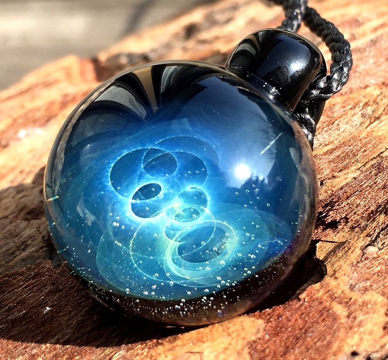 boroccus  The universe  The galaxy whirlpool design  Glass pendant. - Necklaces - Glass Blue