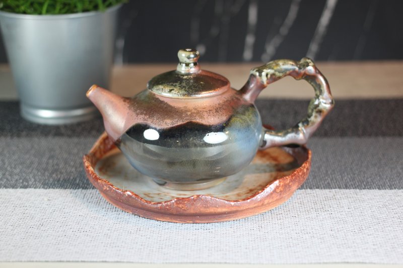 【母親節禮物】230ml 柴燒天目釉 手拉坯茶壺 鶯歌葉敏祥作品 - 茶壺/茶杯/茶具 - 瓷 