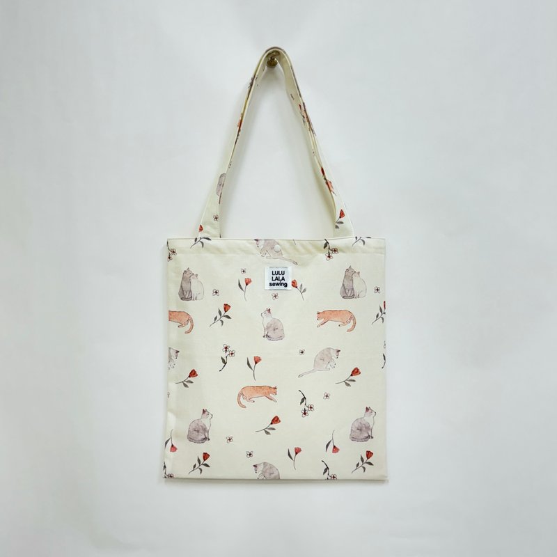 love cat cotton tote bag - กระเป๋าถือ - ผ้าฝ้าย/ผ้าลินิน ขาว