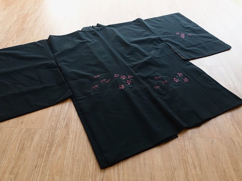 Reservation reservation. Vintage Kimono / Feathered no.60 tk - เสื้อแจ็คเก็ต - ผ้าไหม สีดำ