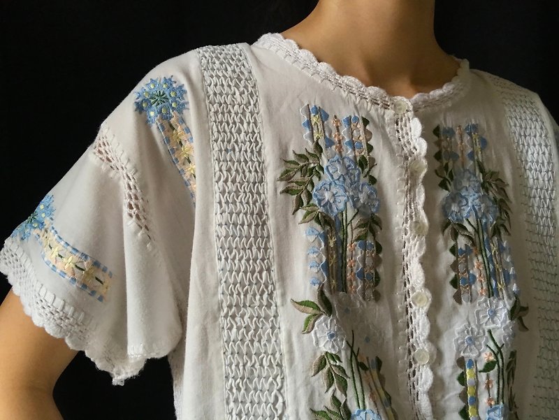 Philippines antique hand-embroidered top - เสื้อผู้หญิง - ผ้าฝ้าย/ผ้าลินิน 