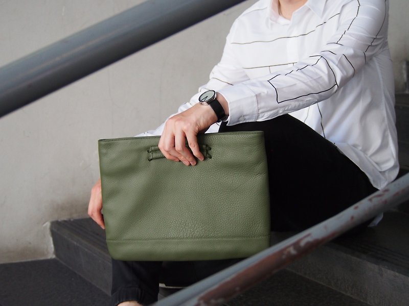 Kent Leather Clutch in Avocado Color - 手袋/手提袋 - 真皮 綠色