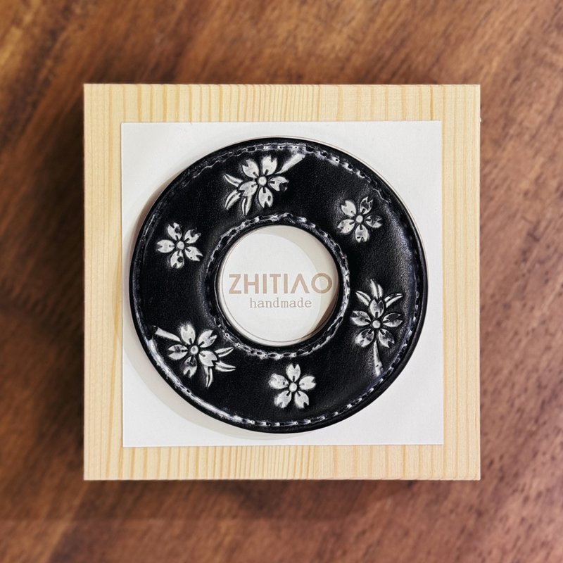 オリジナルハンドメイド 牛革製剣道鍔「燦爛芳華」ミストワックスブラック Tsuba - エクササイズグッズ - 革 ブラック