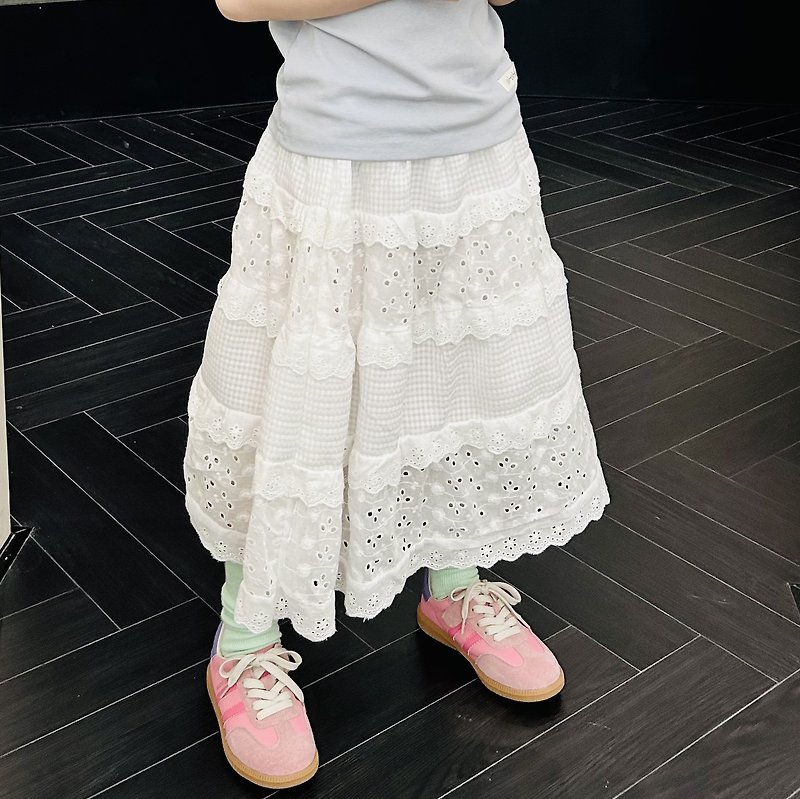 White embroidered hollow lace skirt/skirt children's clothing - กระโปรง - วัสดุอื่นๆ ขาว