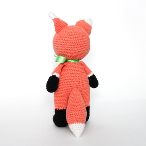 キツネのぬいぐるみあみぐるみ赤ちゃんへのキツネのプレゼント