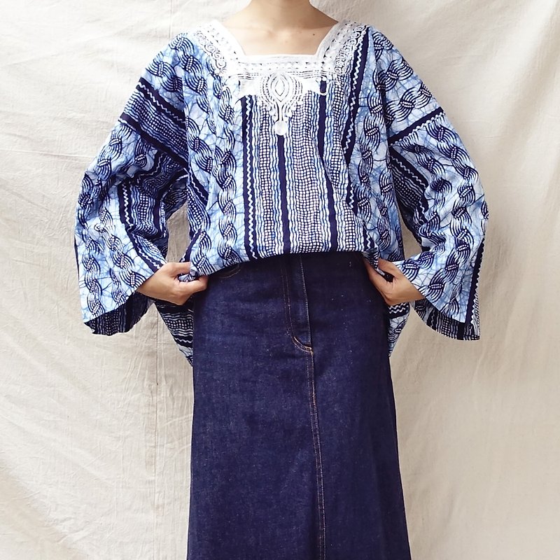 BajuTua / Vintage / Nigeria Blue dyed embroidered gown - เสื้อผู้หญิง - ผ้าฝ้าย/ผ้าลินิน สีน้ำเงิน