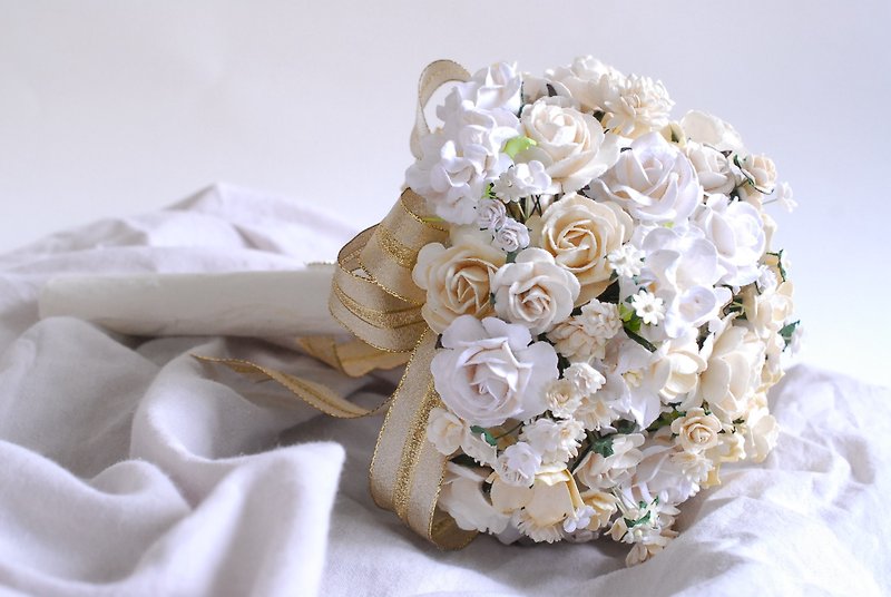 Paper Flower Bouquet wedding party, Size  16x17 cm., white and of white, golden - Wood, Bamboo & Paper - Paper White