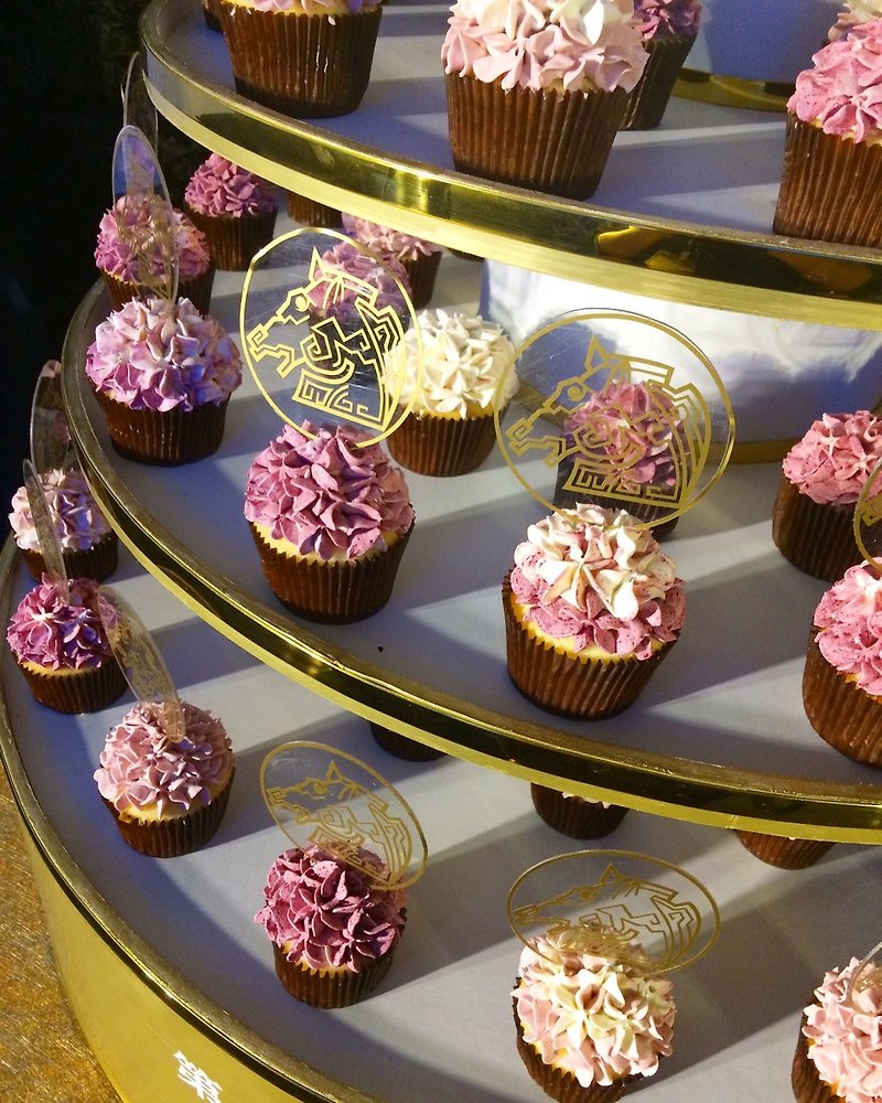 Felicitas Pâtissérie Cupcake Gift Box-Golden Horse - เค้กและของหวาน - อาหารสด สีแดง