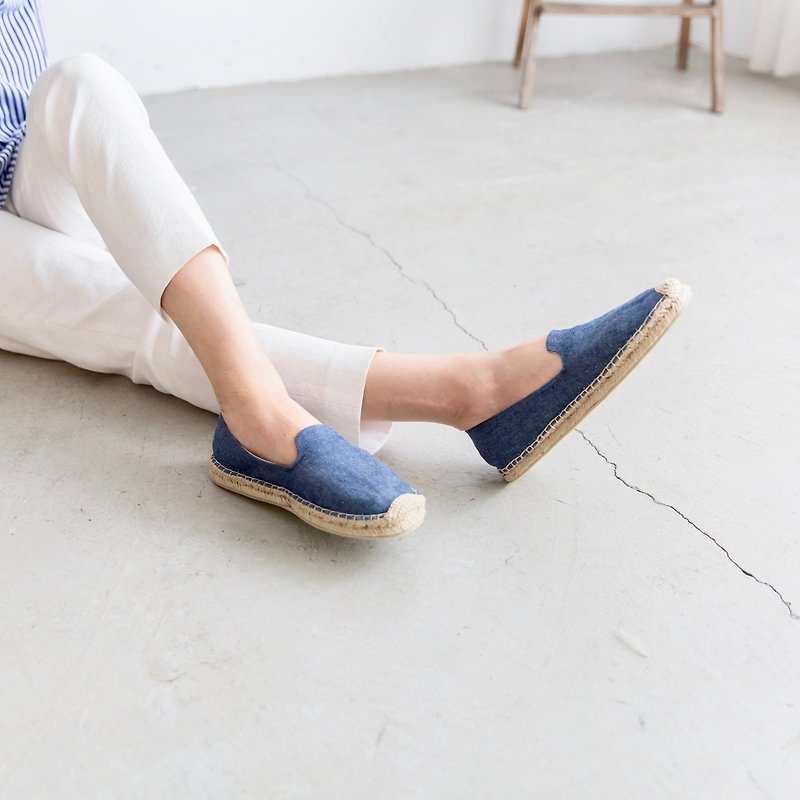 Japanese fabric handmade straw shoes-denim out of print - Women's Casual Shoes - Cotton & Hemp Blue