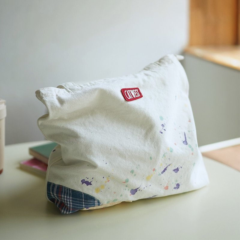 貓西CATWEST原創設計款牛仔白拼布單肩包彩點個性肩背包布包 - 側背包/斜背包 - 棉．麻 