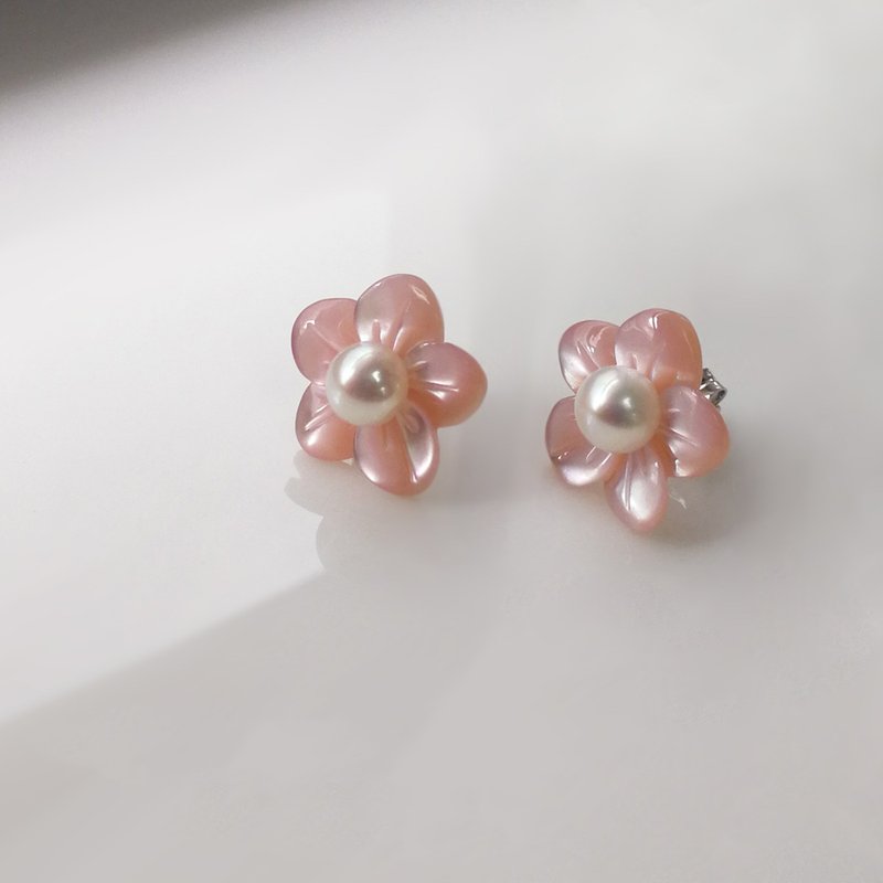 Sakura- MOP & Cultured fresh water pearl with 925 silver Earring - Earrings & Clip-ons - Shell Pink