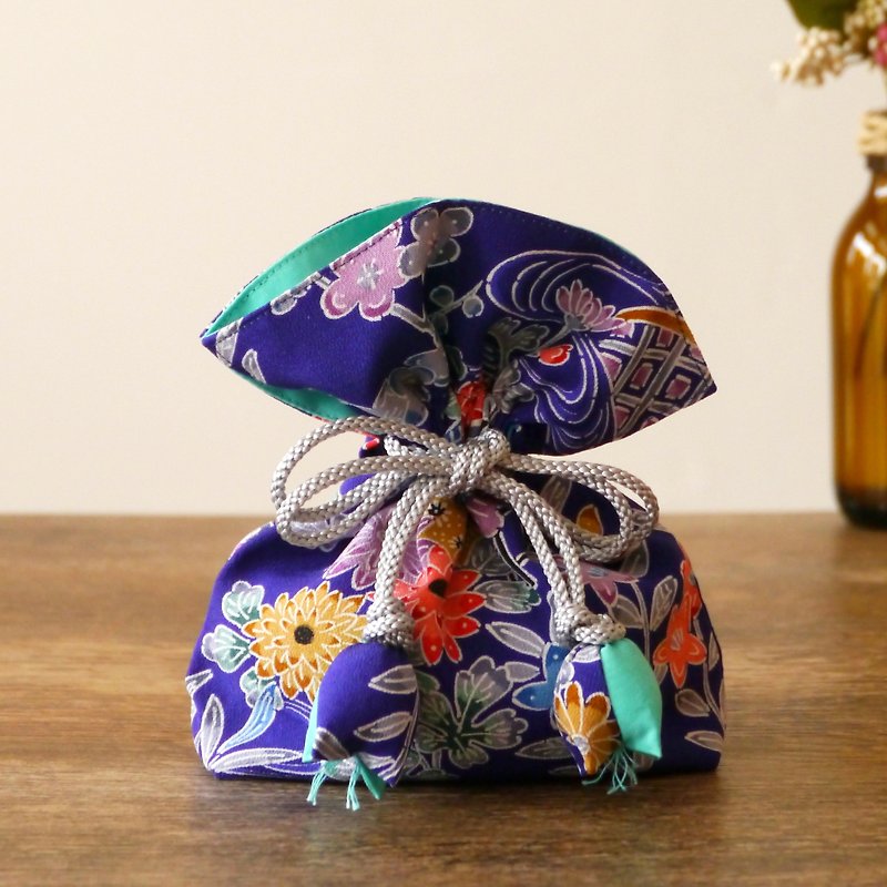 Congratulation Dehase happy purse FUGURO Kikubun Umebun - กระเป๋าเครื่องสำอาง - ผ้าฝ้าย/ผ้าลินิน สีม่วง