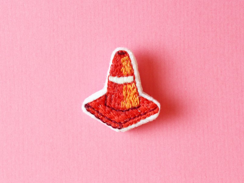 Mini hand embroidered brooch/pin traffic triangle cone - Brooches - Thread Red