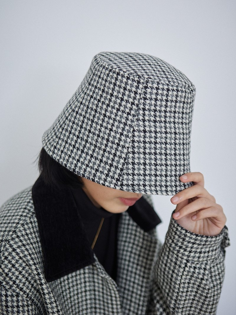 Gray/ Brown color table lamp moon full wool fabric autumn and winter England retro houndstooth bucket fisherman hat - Hats & Caps - Wool Gray