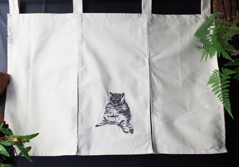刺繡門簾(掛耳式)(帆布) __家飾類/免運/文青/門簾/客製 - 門簾/門牌 - 棉．麻 白色