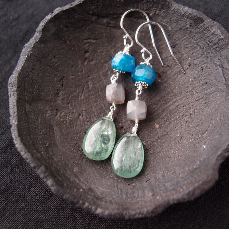 【SV】Apatite × Moonstone × Kyanite Earrings ミックスストーンピアス【グリーン】 - 耳環/耳夾/耳骨夾 - 寶石 綠色