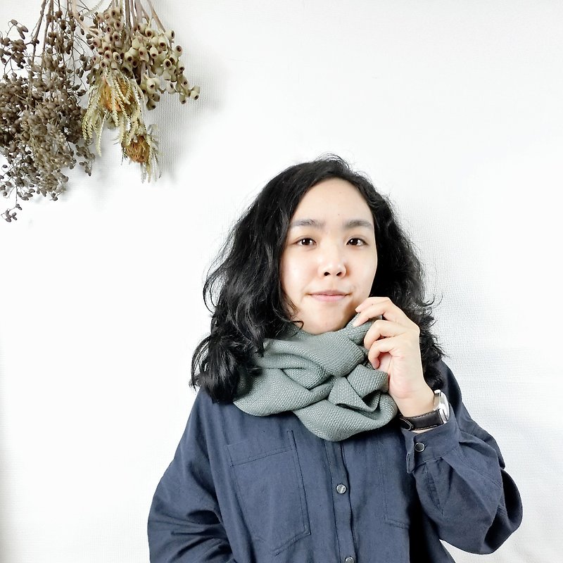 last one【圍脖01】綠色紋理 圍巾 - 圍巾/披肩 - 棉．麻 綠色