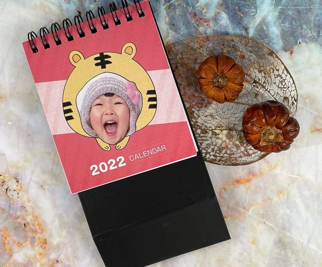 22年の小さな卓上カレンダー かわいい赤ちゃんモデル ショップ Cumi カレンダー Pinkoi