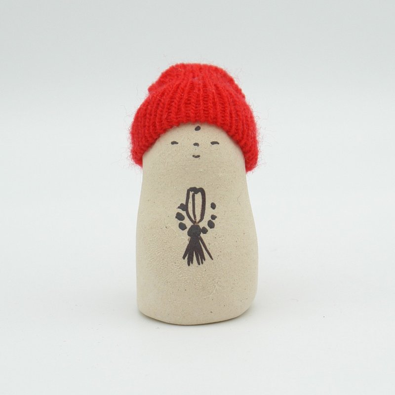 手作り陶人形　ニット帽をかぶったお地蔵さん　Sサイズ - 擺飾/家飾品 - 陶 卡其色