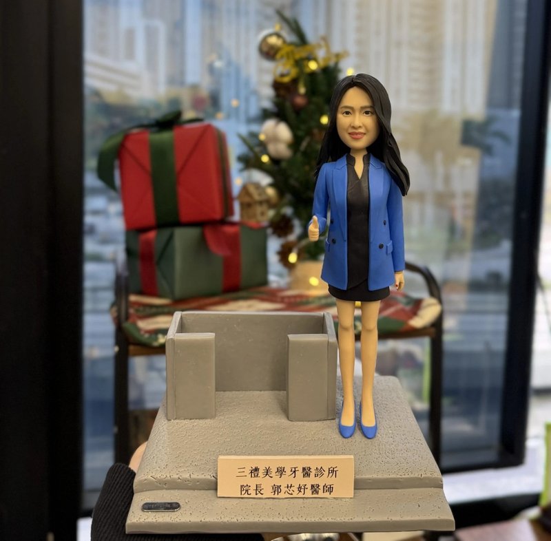 【客製化醫美醫生人像公仔】時尚專業形象 開業祝賀禮物 - 陶藝/玻璃 - 陶 多色