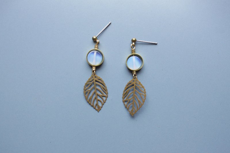 Gold Leaf Opal-Earring Ear Pin Clip-On - ต่างหู - โลหะ สีใส