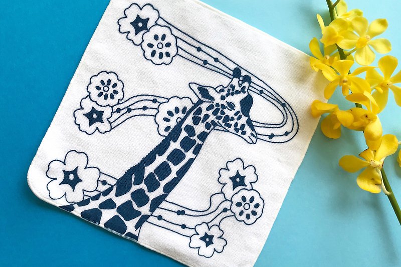Pocket Towel Handkerchief // Screen Print // Giraffe Ivory × Navy - อื่นๆ - ผ้าฝ้าย/ผ้าลินิน สีน้ำเงิน