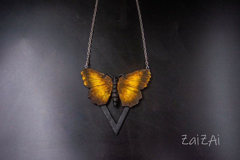 Butterfly polymer clay statement necklace bib necklace with insect - สร้อยคอ - พลาสติก สีเหลือง