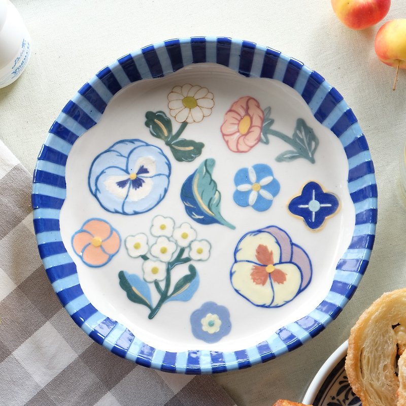 FLOWER DISH - Plates & Trays - Pottery 