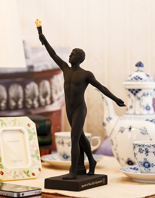 擎上閣裝飾藝術 雕塑大師Welch英國製Wedgwood 2012倫敦奧運限量勝利之光陶瓷雕像