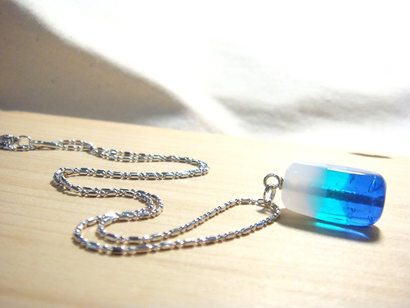 Grapefruit Forest Glass- Ocean Wave- Glass Bead Necklace - สร้อยคอ - แก้ว สีน้ำเงิน