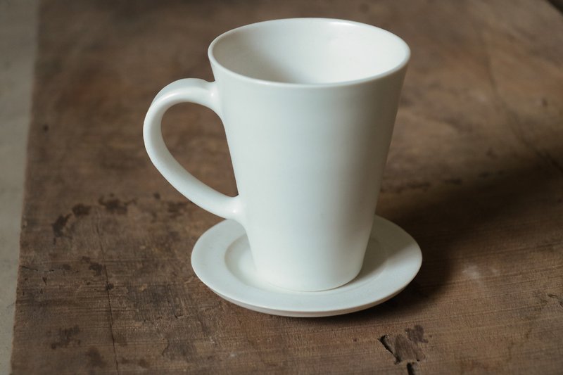 Chose Day porcelain clay cup and plate set - แก้ว - เครื่องลายคราม ขาว