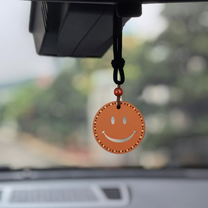 手工缝制 牛皮笑脸 钥匙扣 汽车吊饰 包包配饰 高档创意挂饰品 - 吊飾/掛飾 - 真皮 