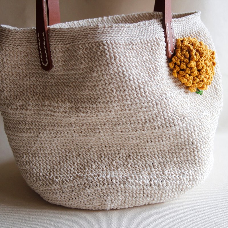 毛線編織手提籃 繡球花 白色棉麻  客製 - 手提包/手提袋 - 其他材質 白色
