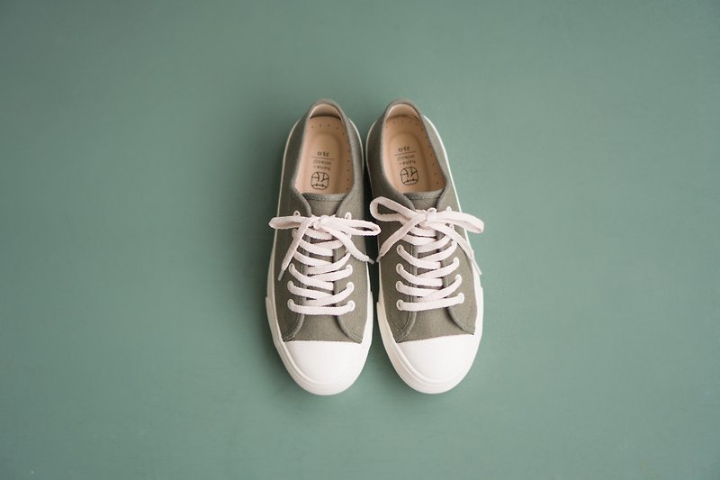 Lace-up casual shoes Flat Sneakers with Japanese fabrics Leather insole - รองเท้าลำลองผู้หญิง - ผ้าฝ้าย/ผ้าลินิน สีเขียว